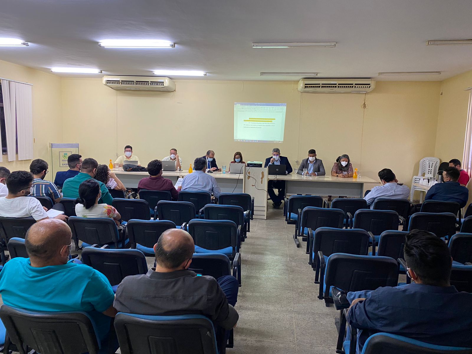Prefeitura de Mossoró convida vereadores e Sindiserpum para discutirem piso dos professores