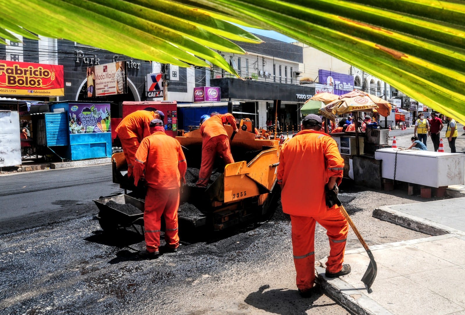 Recuperação do asfalto é realizada em ruas do comércio central de Mossoró