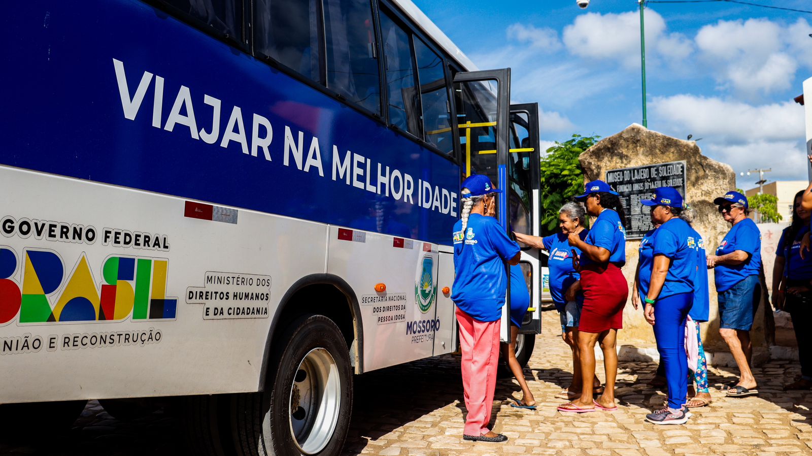 “Viajar na Melhor Idade”,  programa leva idosos do CRAS do bairro Costa e Silva para a Barragem Santa Cruz
