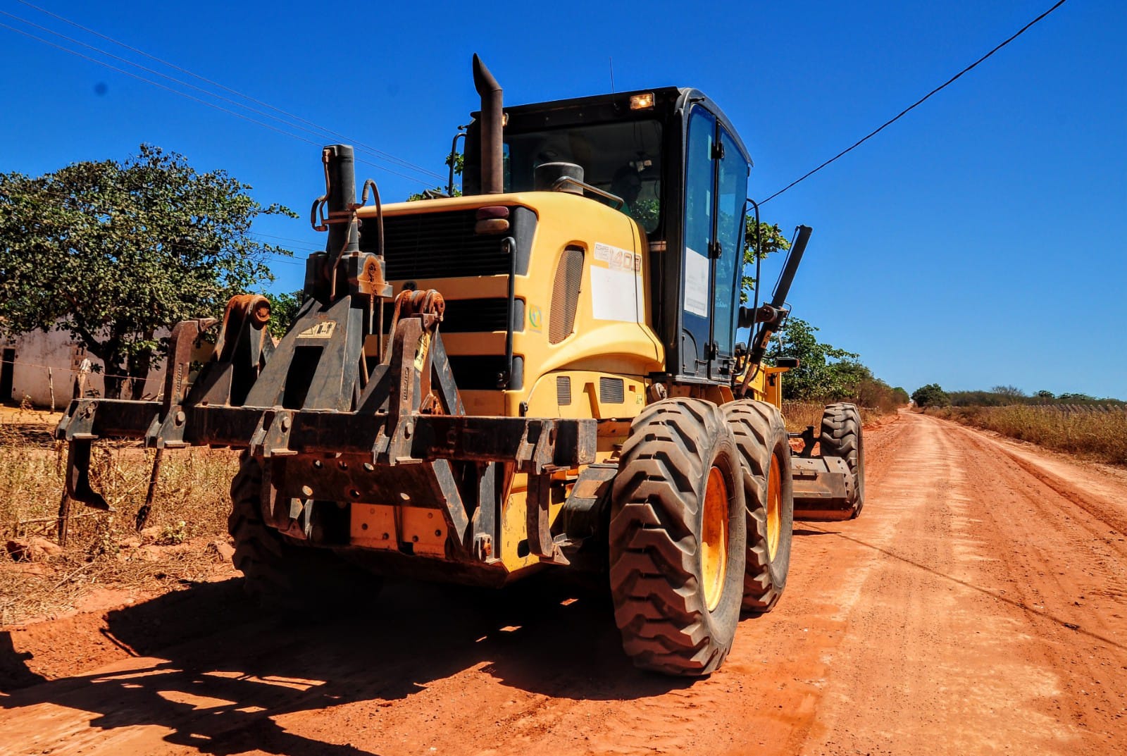 Recuperação de estradas vicinais avança no Polo Alagoinha