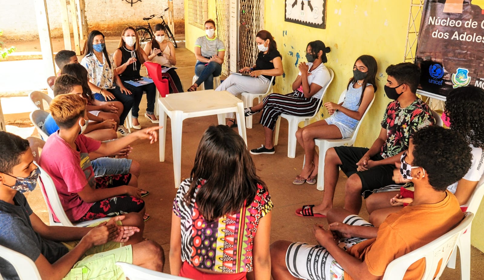 Articulação do Selo Unicef discute plano de participação cidadã com adolescentes do Quixabeirinha