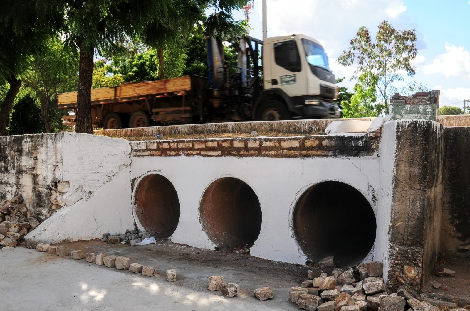 Obras de drenagem beneficiam moradores do bairro Aeroporto