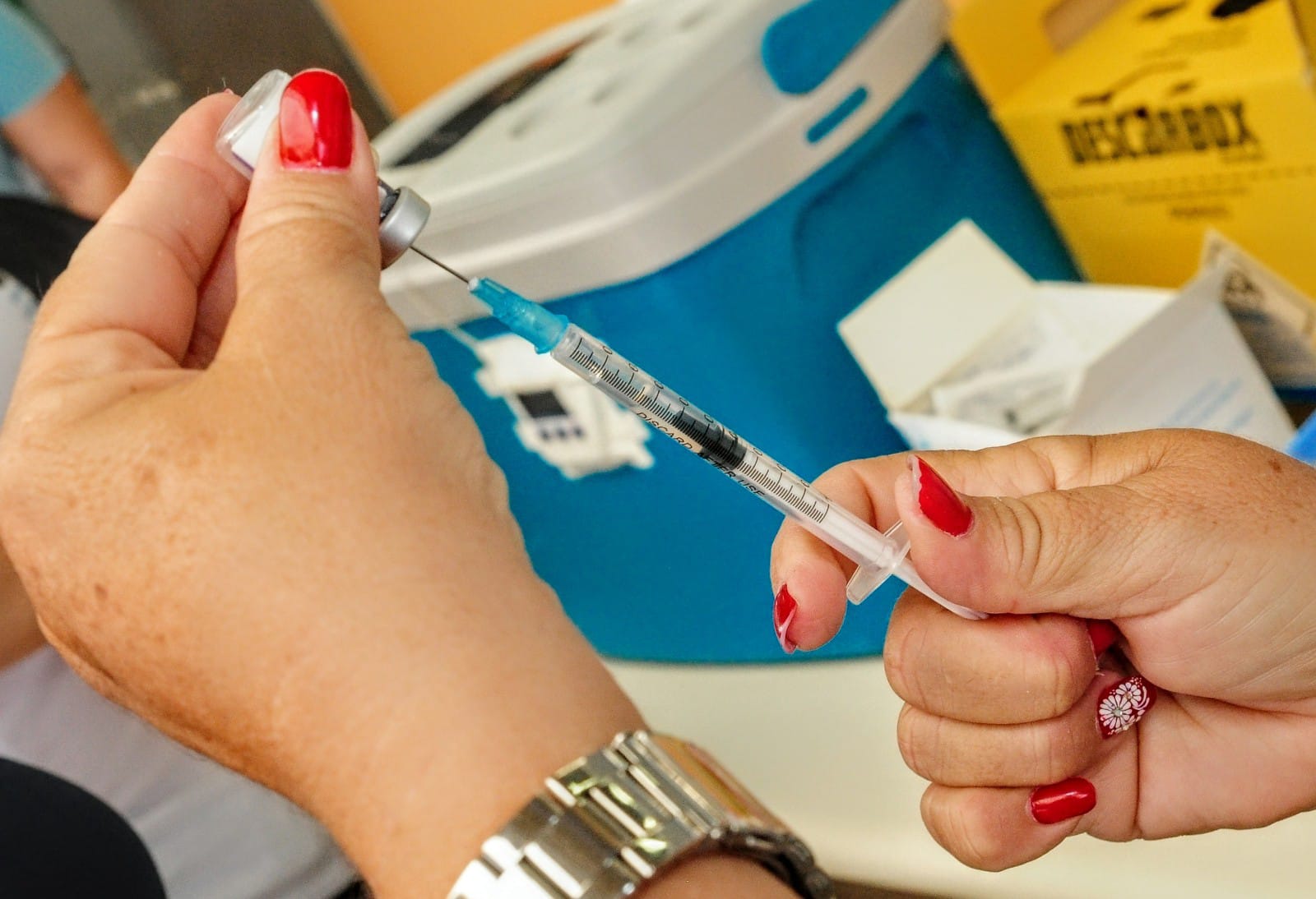 Mossoró e Tibau vacinam contra a Covid-19 e Influenza