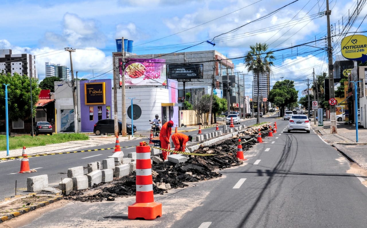 Obras para melhorar mobilidade avançam na Avenida João da Escóssia
