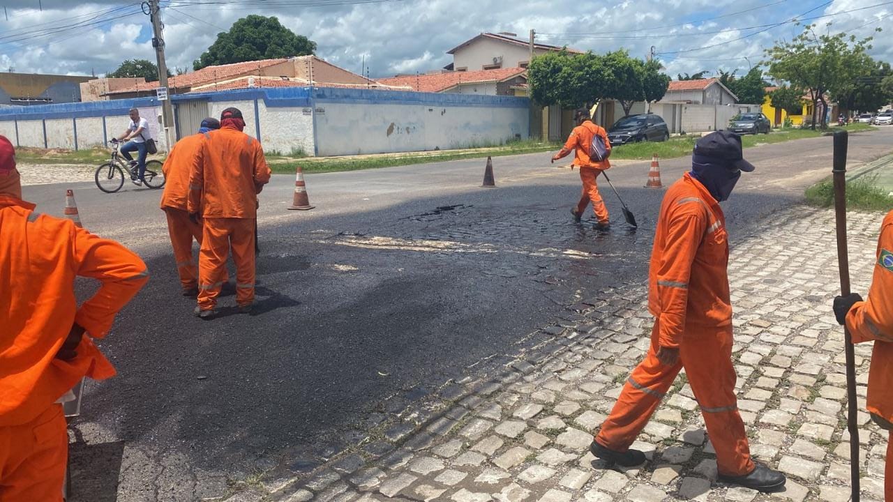 “Asfalto no Bairro”: Obras de recomposição asfáltica chegam a ruas do Alto de São Manoel