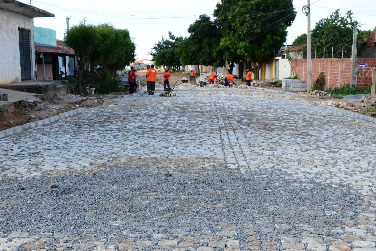 Prefeitura de Mossoró avança em obras de pavimentação nos Três Vinténs