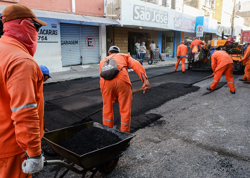 Prefeitura já contemplou 21 km de ruas e avenidas com obras de recomposição asfáltica