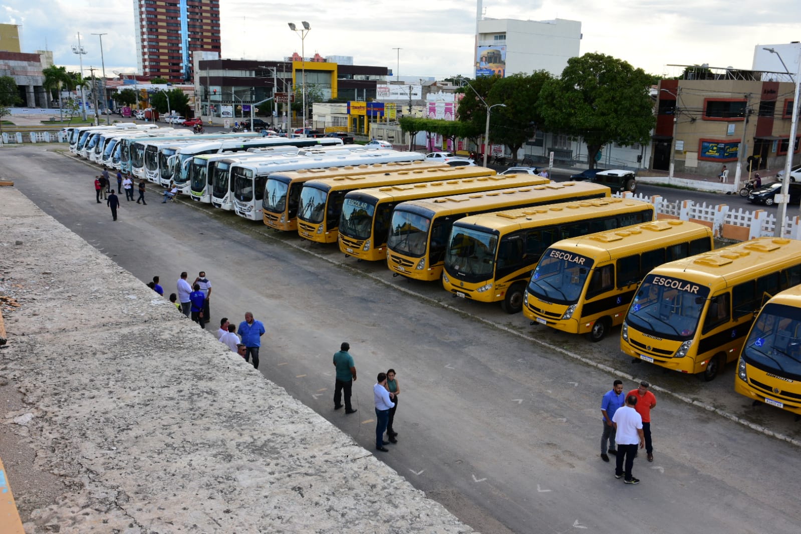 Estudantes têm transporte escolar garantido pela Prefeitura com frota de mais de 20 ônibus