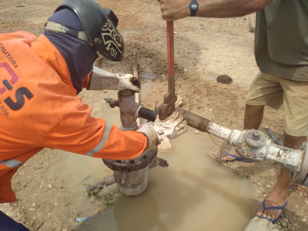 Dessalinizador na comunidade Senegal passa por manutenção