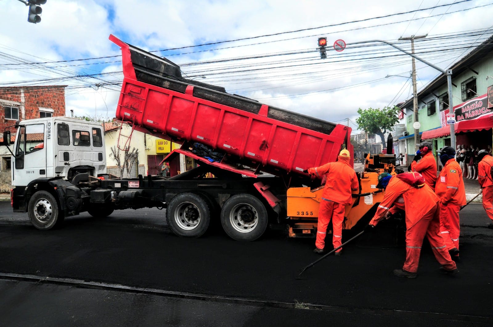 Obras de asfalto chegam ao bairro Boa Vista