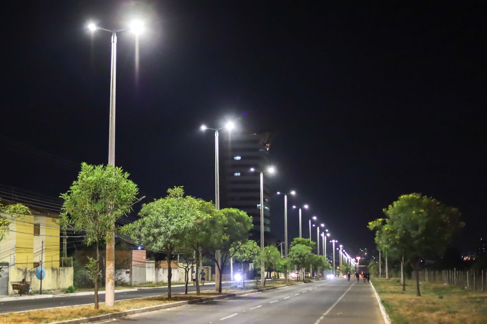 Prefeitura de Mossoró instalou mais de 10 mil lâmpadas de LED neste ano