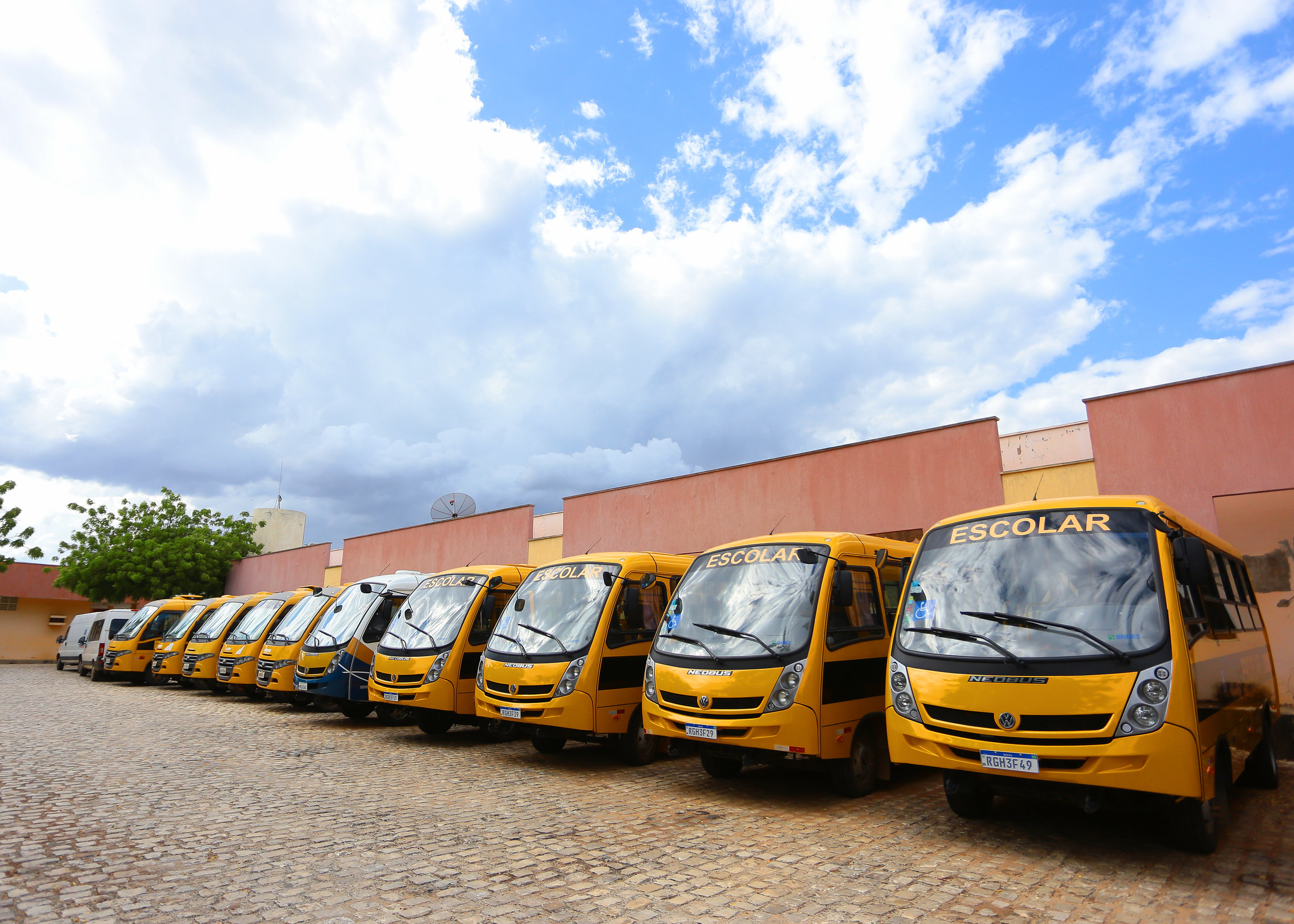 Prefeitura de Mossoró garante transporte escolar para alunos da Rede Municipal e universitários